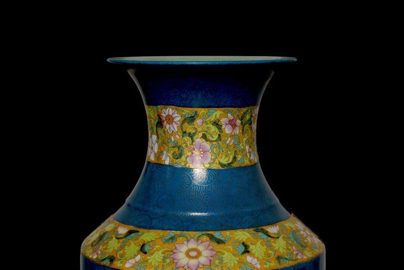 Large Antique Chinese Famillie Rose Porcelaine Vase 1800C Signed HFDP